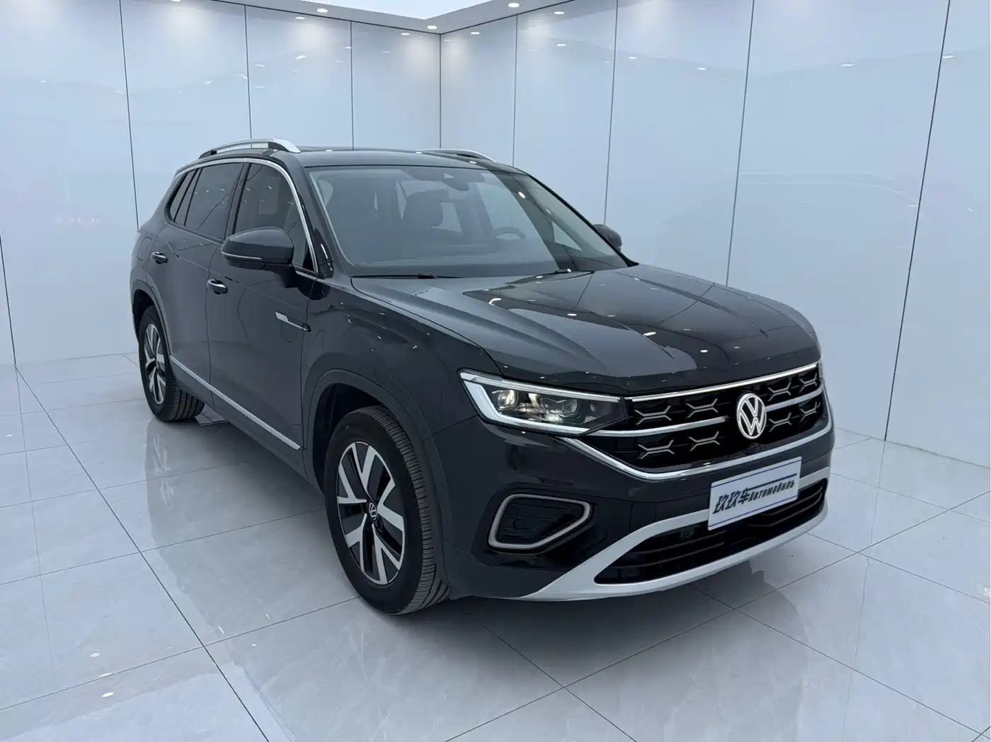 Volkswagen Tayron 2023 280TSI 2WD Luxury Plus Advanced Edition фото 3