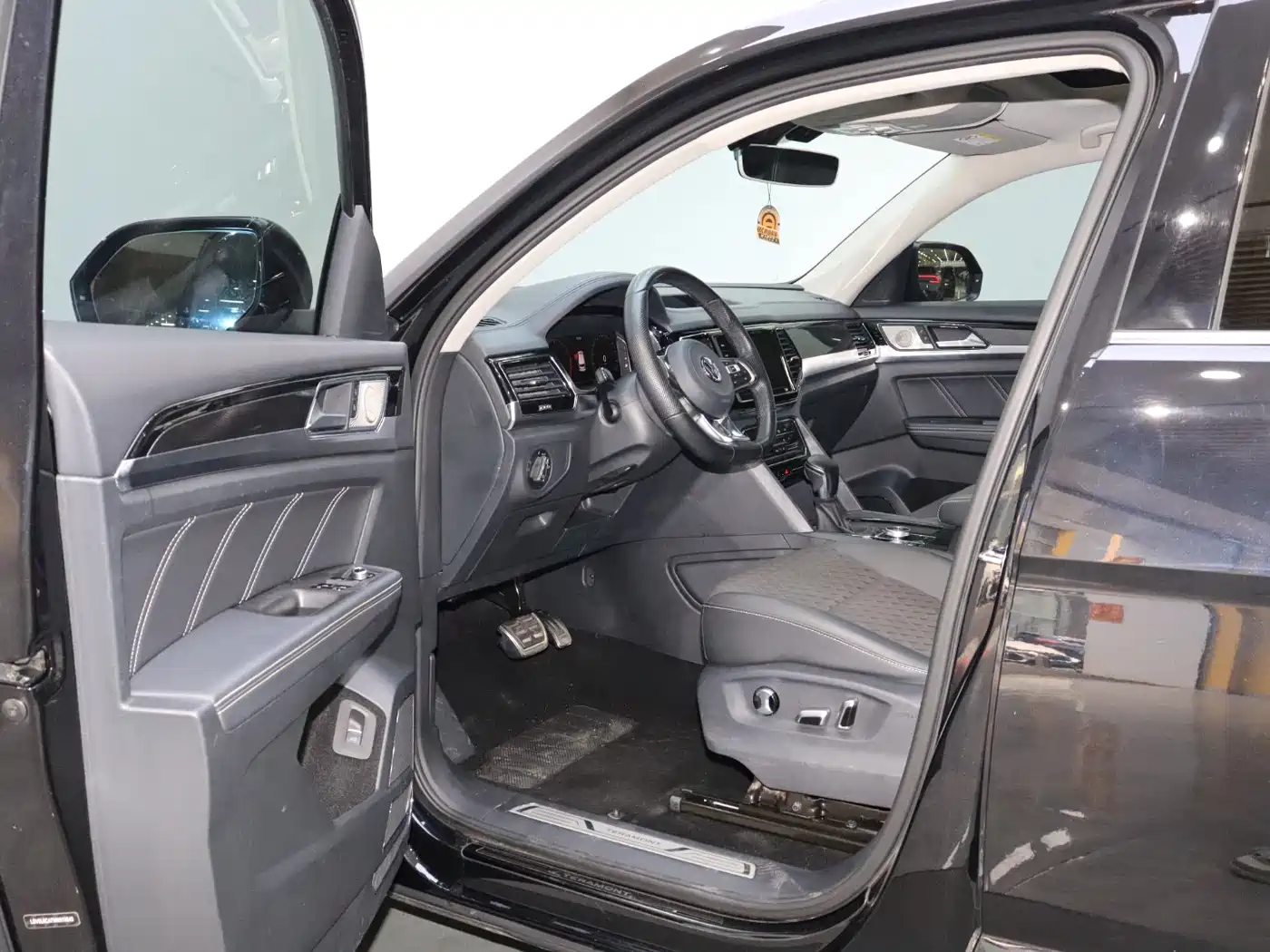 Volkswagen Teramont 2020 Teramont X 380TSI 4WD Luxury фото 16