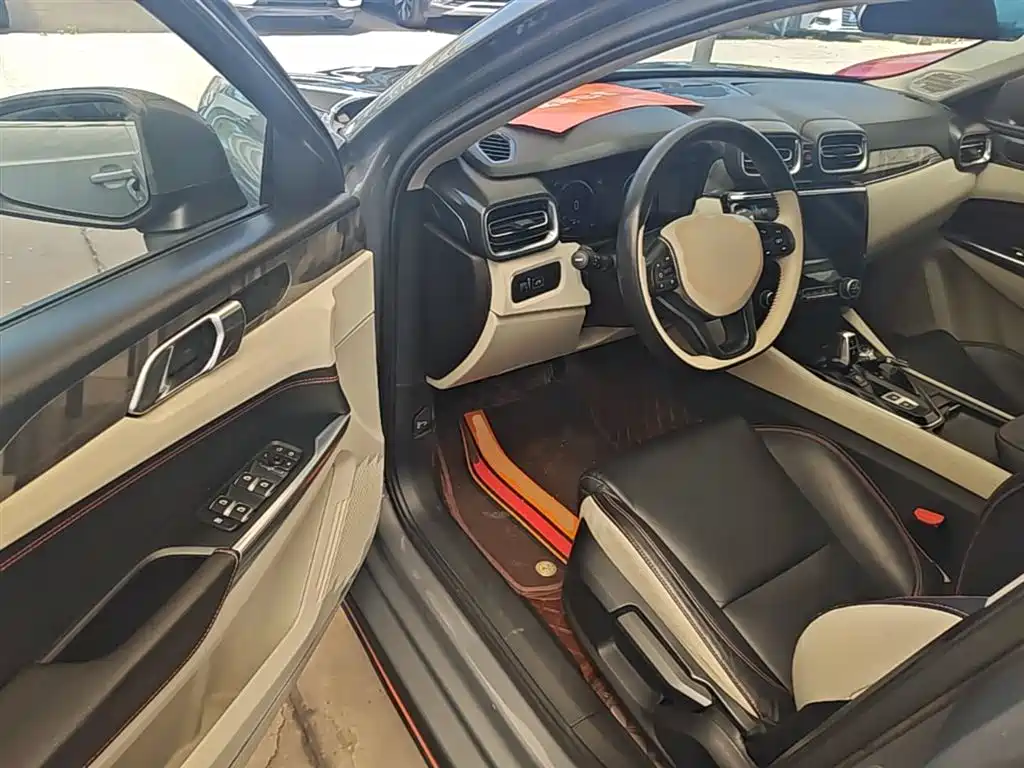 Lynk & Co 02 2018 1.5T DCT 2WD Shine Edition China V фото 16