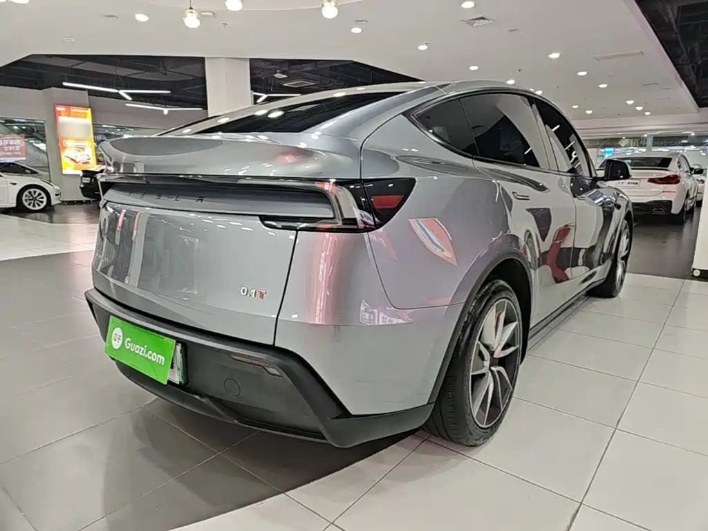 Tesla Model Y 2026 2025 Rear-Wheel Drive