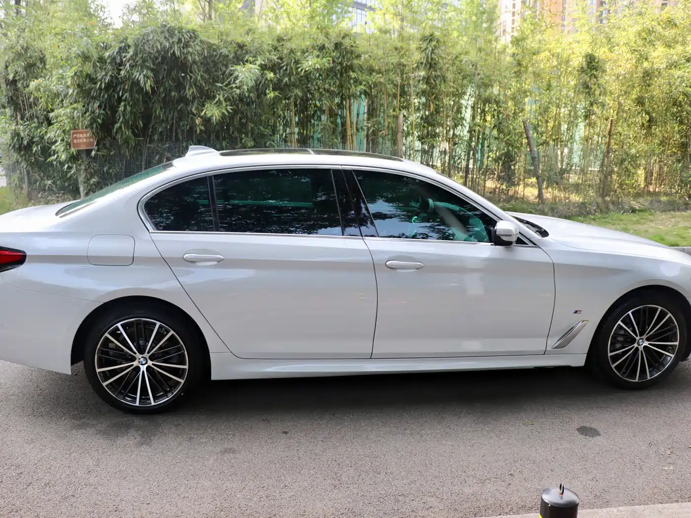 BMW 5 Series 2021 530Li Leading M Sport Package фото 7