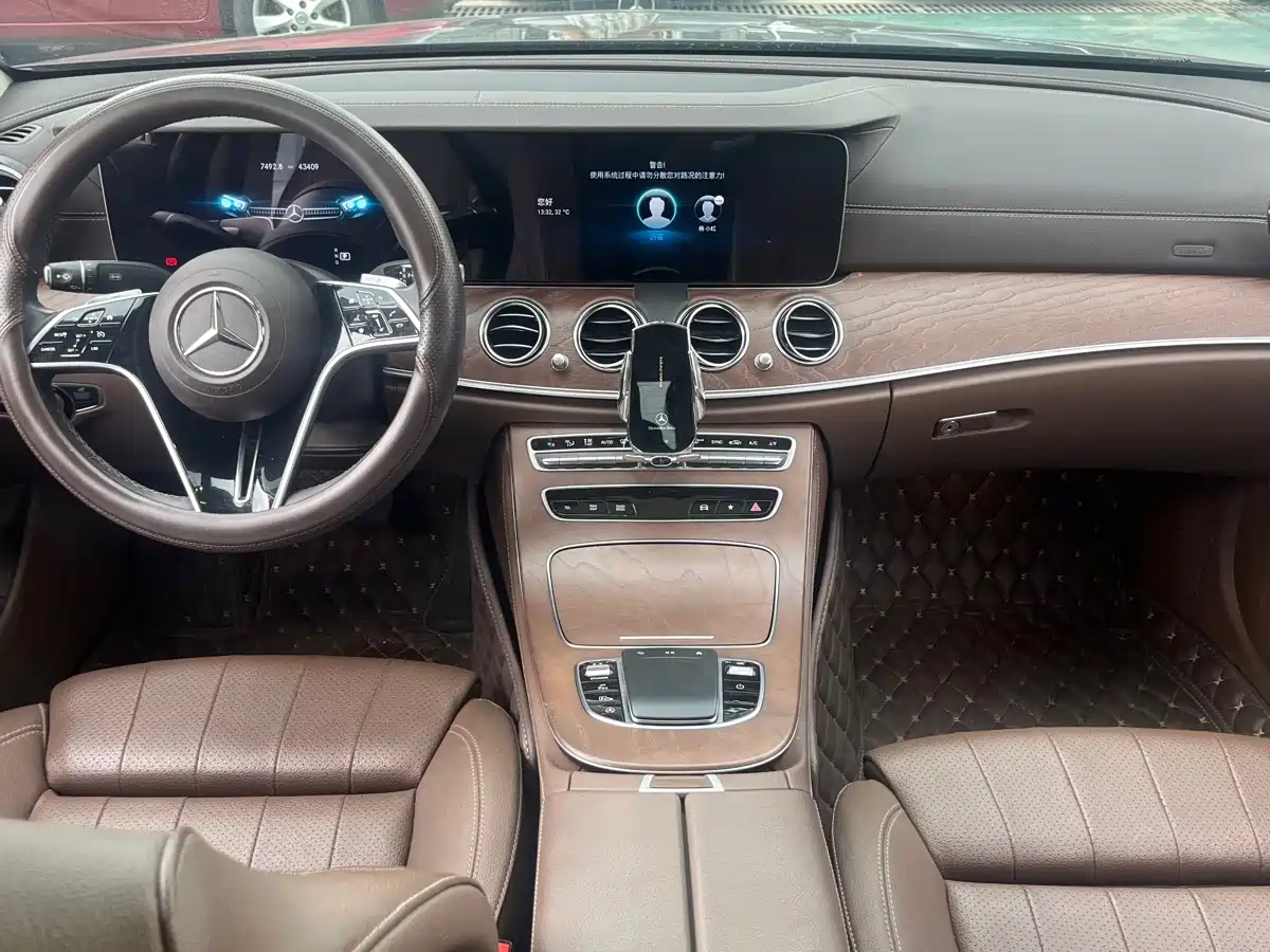 MERCEDES-BENZ E-CLASS