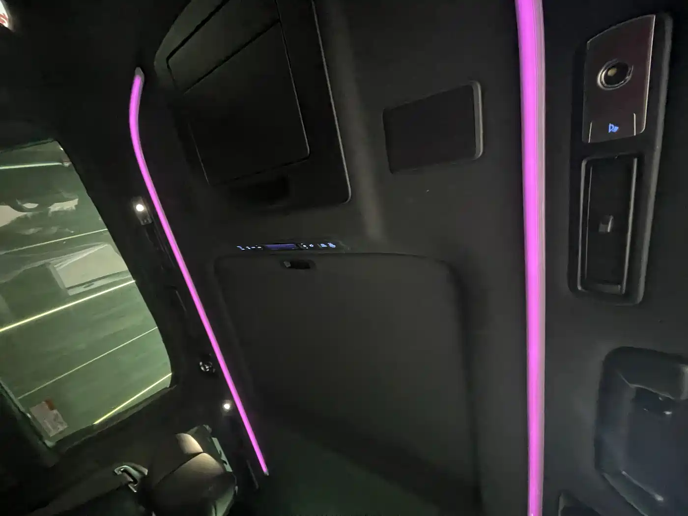 Toyota Alphard 2021 Hybrid 2.5L Premium фото 24