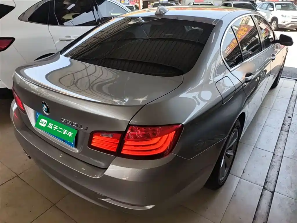 BMW 5 Series 2017 520Li Classic Edition фото 7
