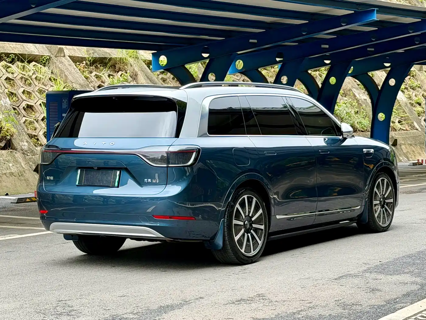 AITO Wenjie AITO M9 2024 Extended Range Ultra 42kWh 6-Seater фото 4