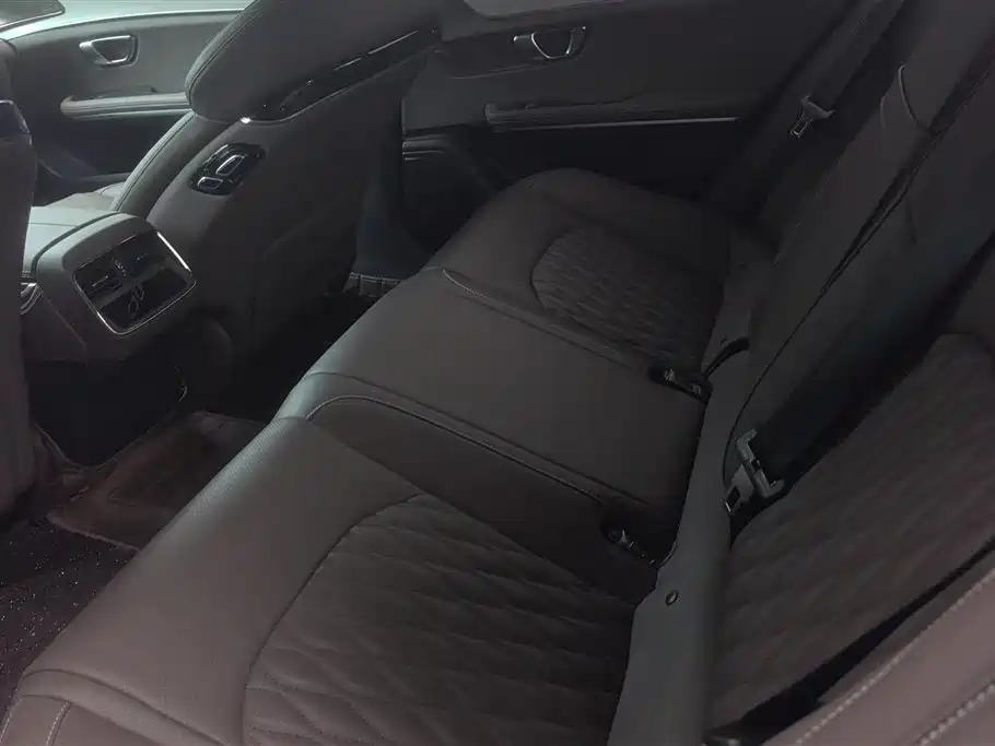BYD Han 2025 DM-i 125KM Premium фото 11