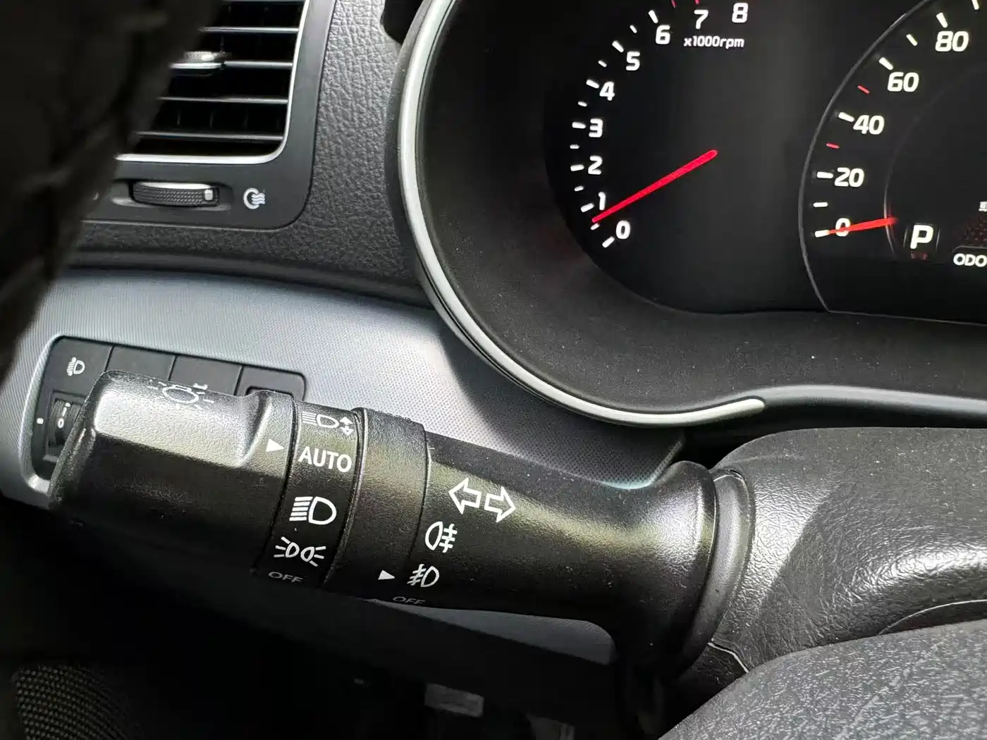 Kia Sorento 2013 2.4L 5-seat Gasoline Luxury Edition фото 11