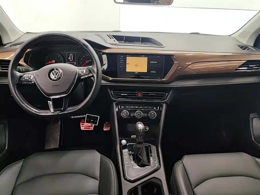 Volkswagen Tharu 2020 330TSI 4WD Luxury Edition China VI фото 12