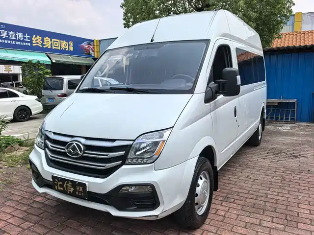 SAIC Maxus Xintu V80 2023 2.0T AMT Classic Aoyun Short Wheelbase Medium Roof 5/6 Seats