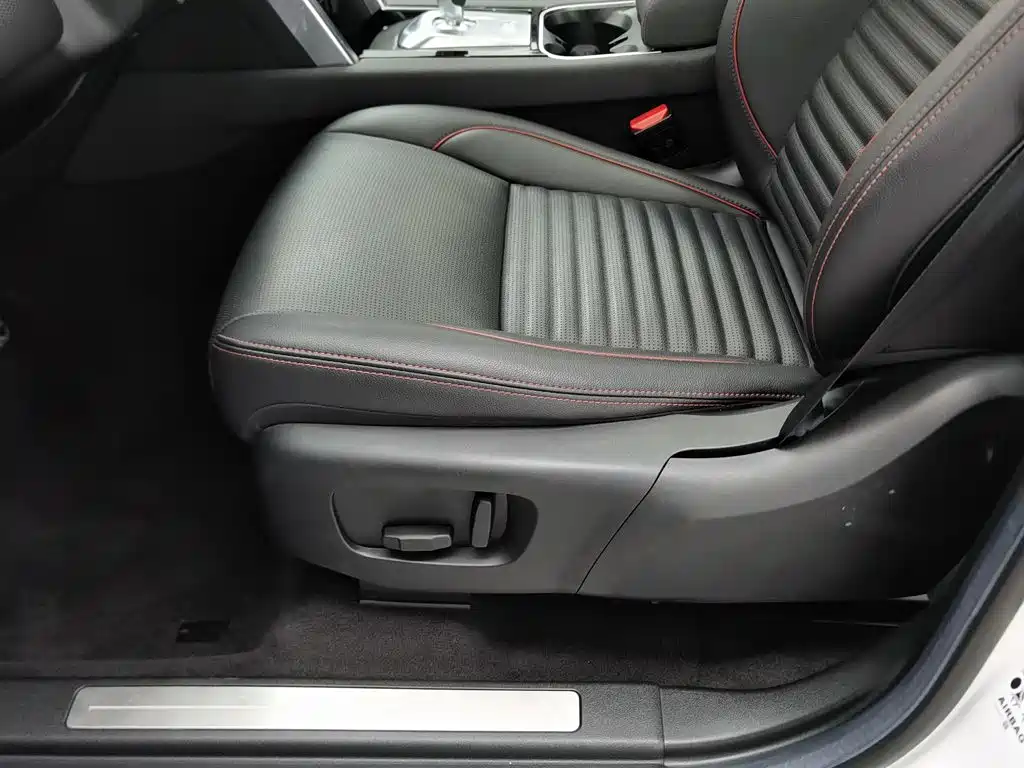 Фото 20 - Land Rover Discovery Sport