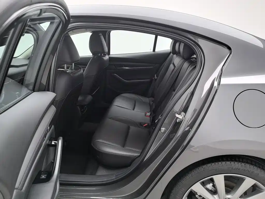Mazda Mazda3 Axela 2024 2023 2.0L Auto Zhiyao