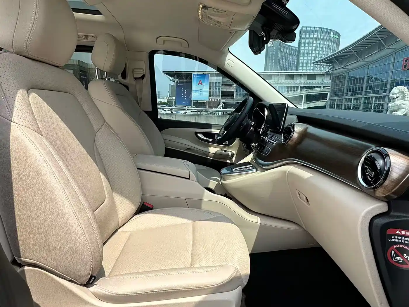 Mercedes-Benz V-Class 2022 V 260 L Long Wheelbase Luxury Edition фото 15