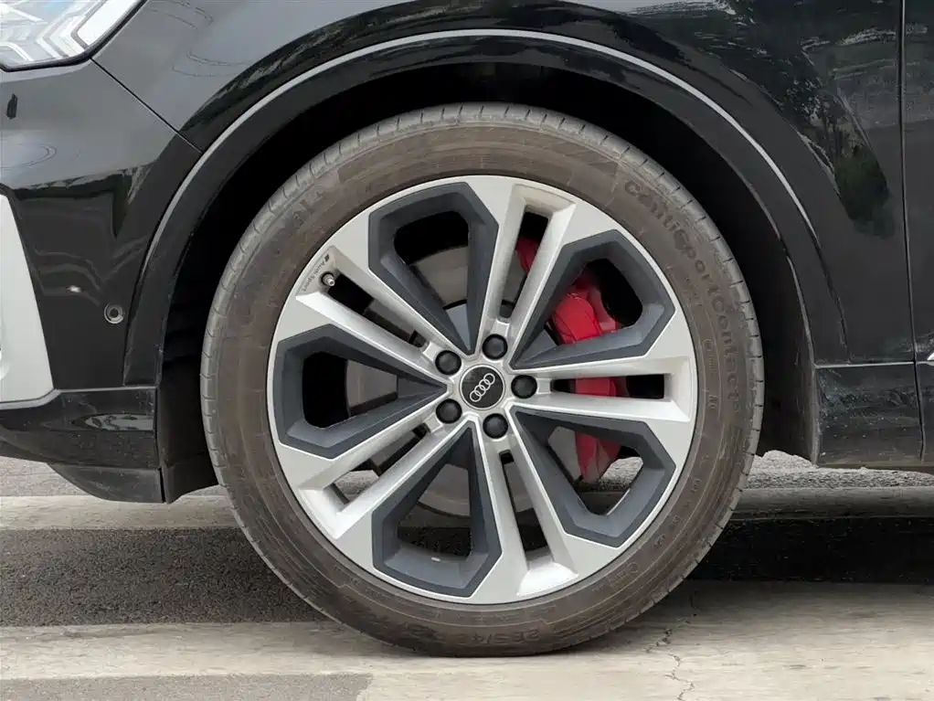 Audi Q7 2023 55 TFSI quattro S Premium фото 4