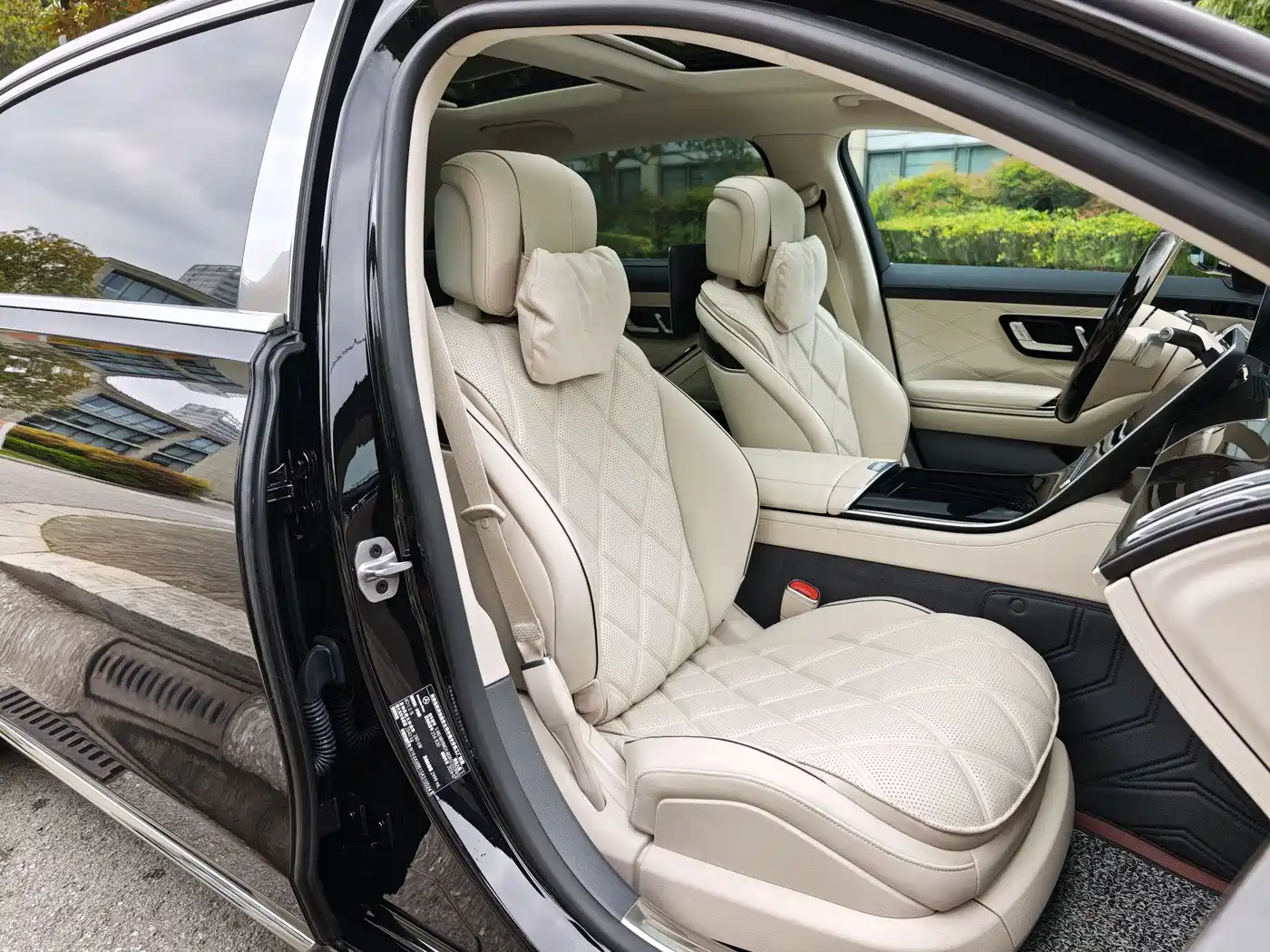 Mercedes-Benz Maybach S-Class 2025 Model S 480 4MATIC фото 14