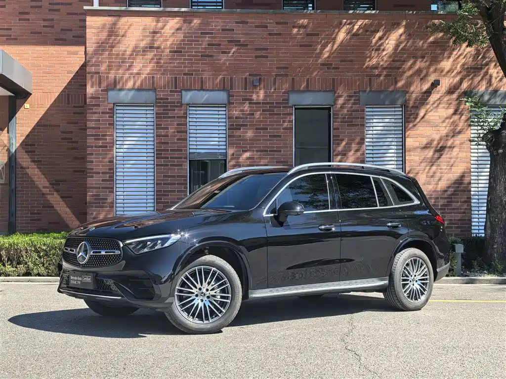 MERCEDES-BENZ GLC