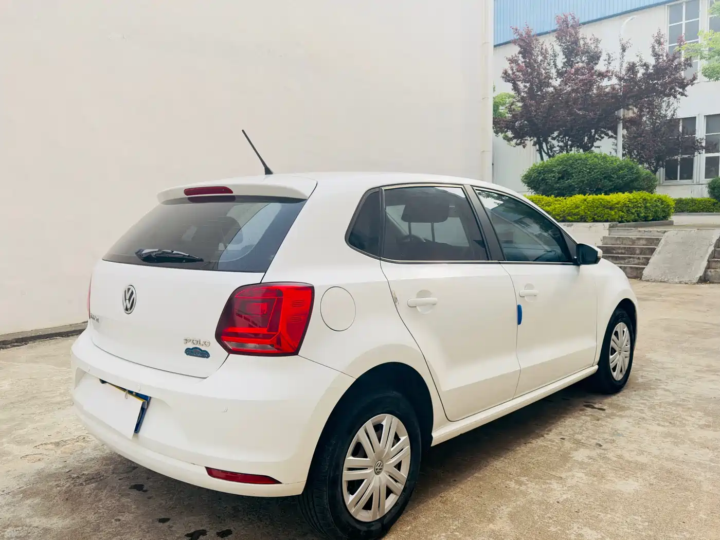 Volkswagen Polo 2016 1.4L Automatic Trend фото 9