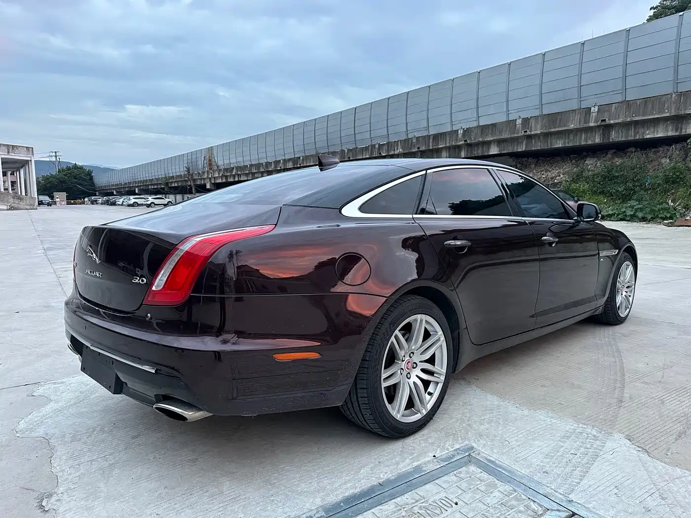 Photo 9 - Jaguar XJ