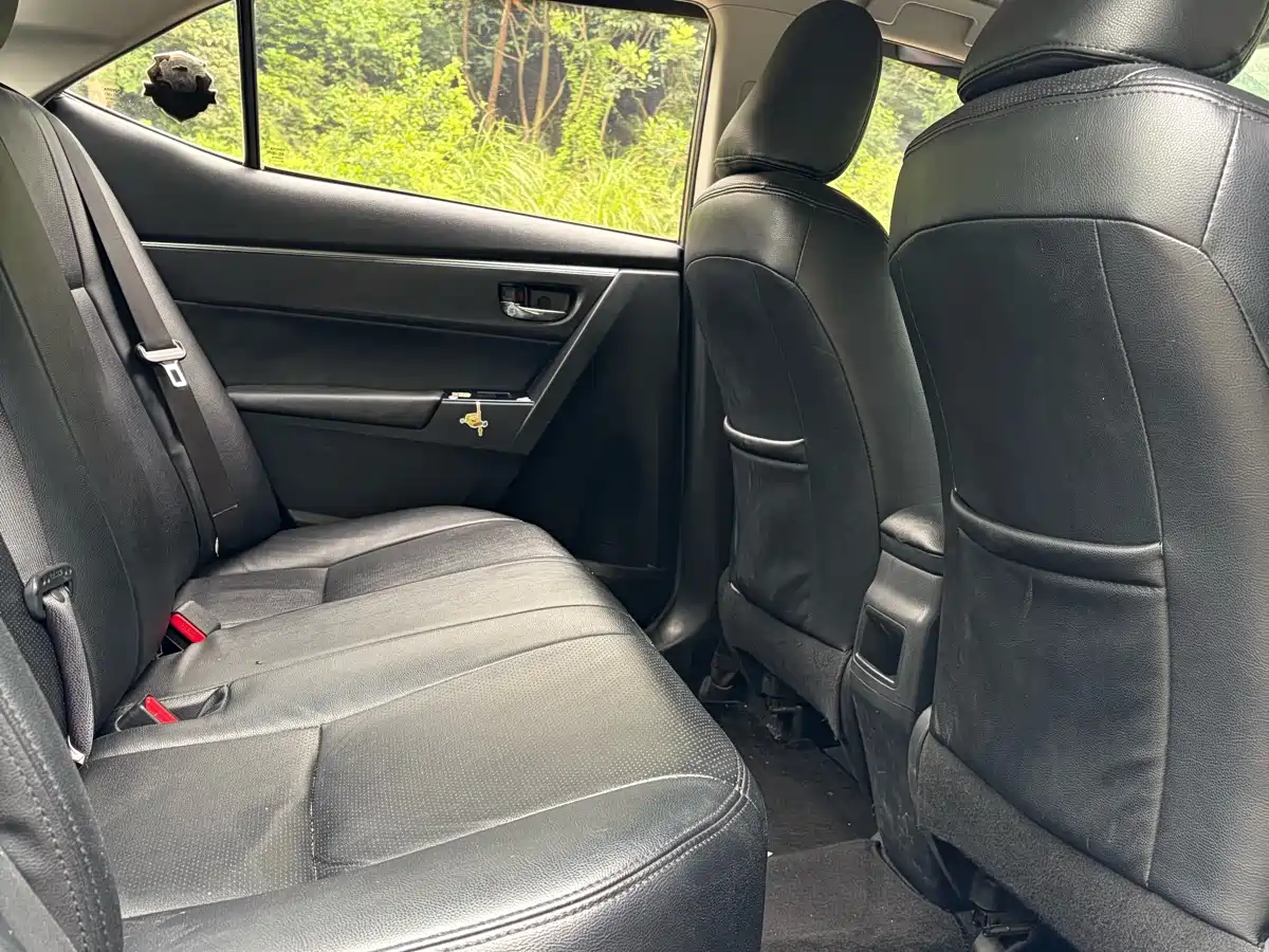 Toyota Corolla 2014 1.6L CVT GL фото 12
