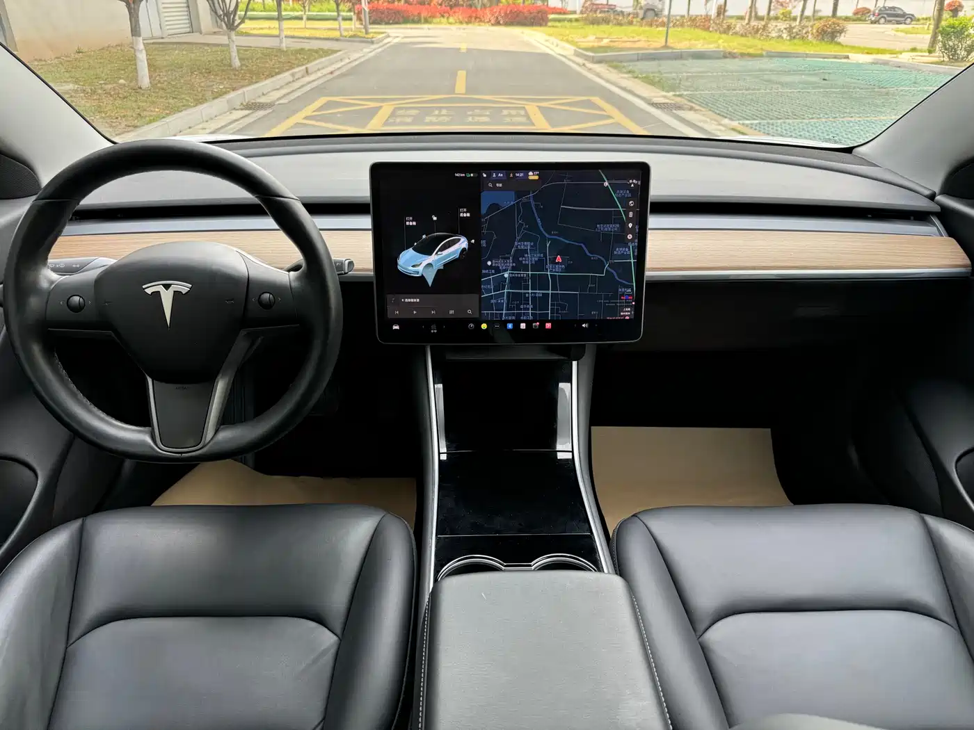 TESLA MODEL 3 (IMPORTED)