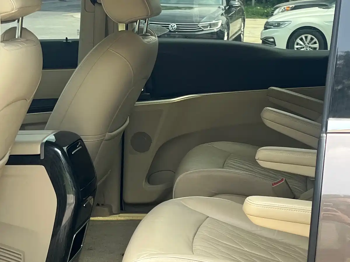 Buick GL8 2023 Land Business Class 652T Luxury фото 10