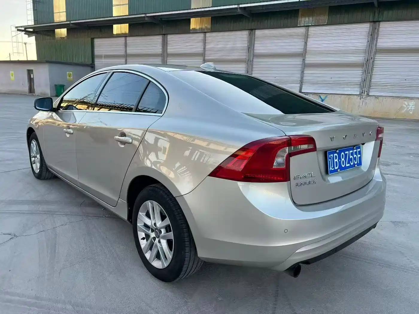 VOLVO S60