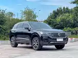 Фото 3 - Volkswagen Touareg