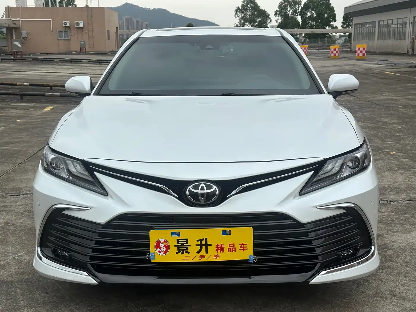 Toyota Camry 2021 2.0G Luxury Edition фото 2