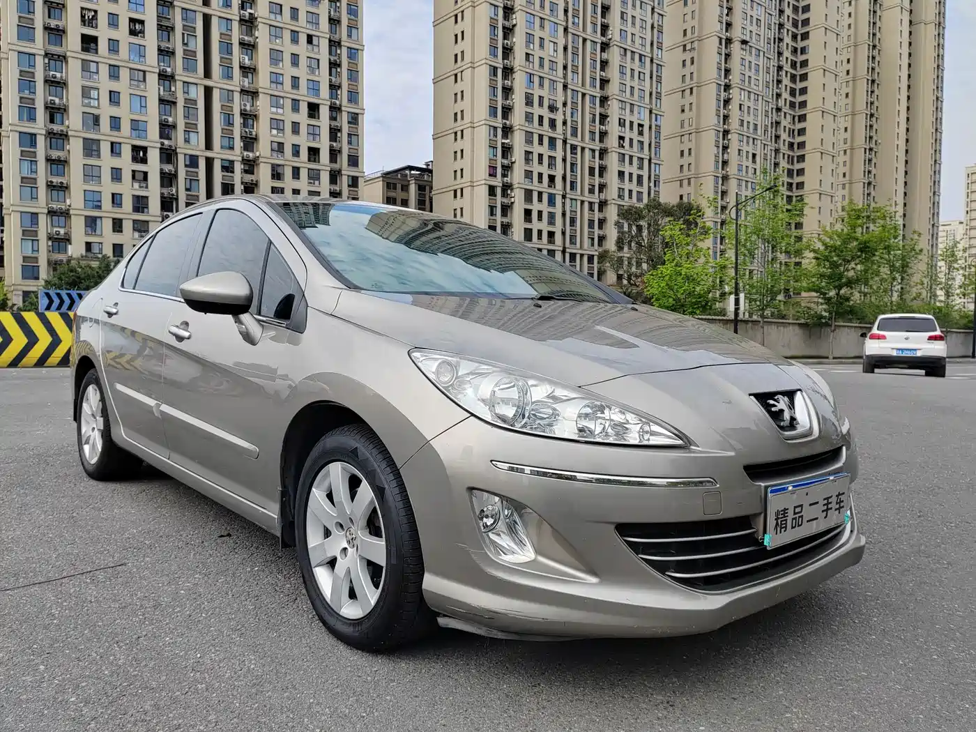 Peugeot 408 2011 1.6L Automatic Comfort Edition фото 3