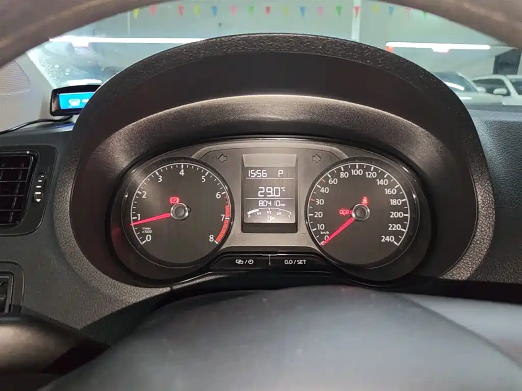 Volkswagen Polo 2016 1.4L Automatic Trend фото 12
