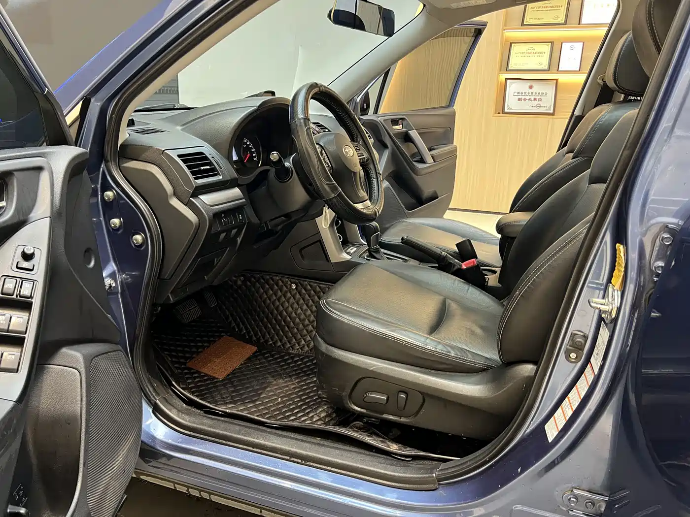 Subaru Forester 2013 2.5i Automatic Luxury Edition фото 12