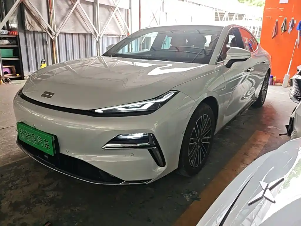 Geely Galaxy Xingyao 8 2025 130km EM-i Premium Edition