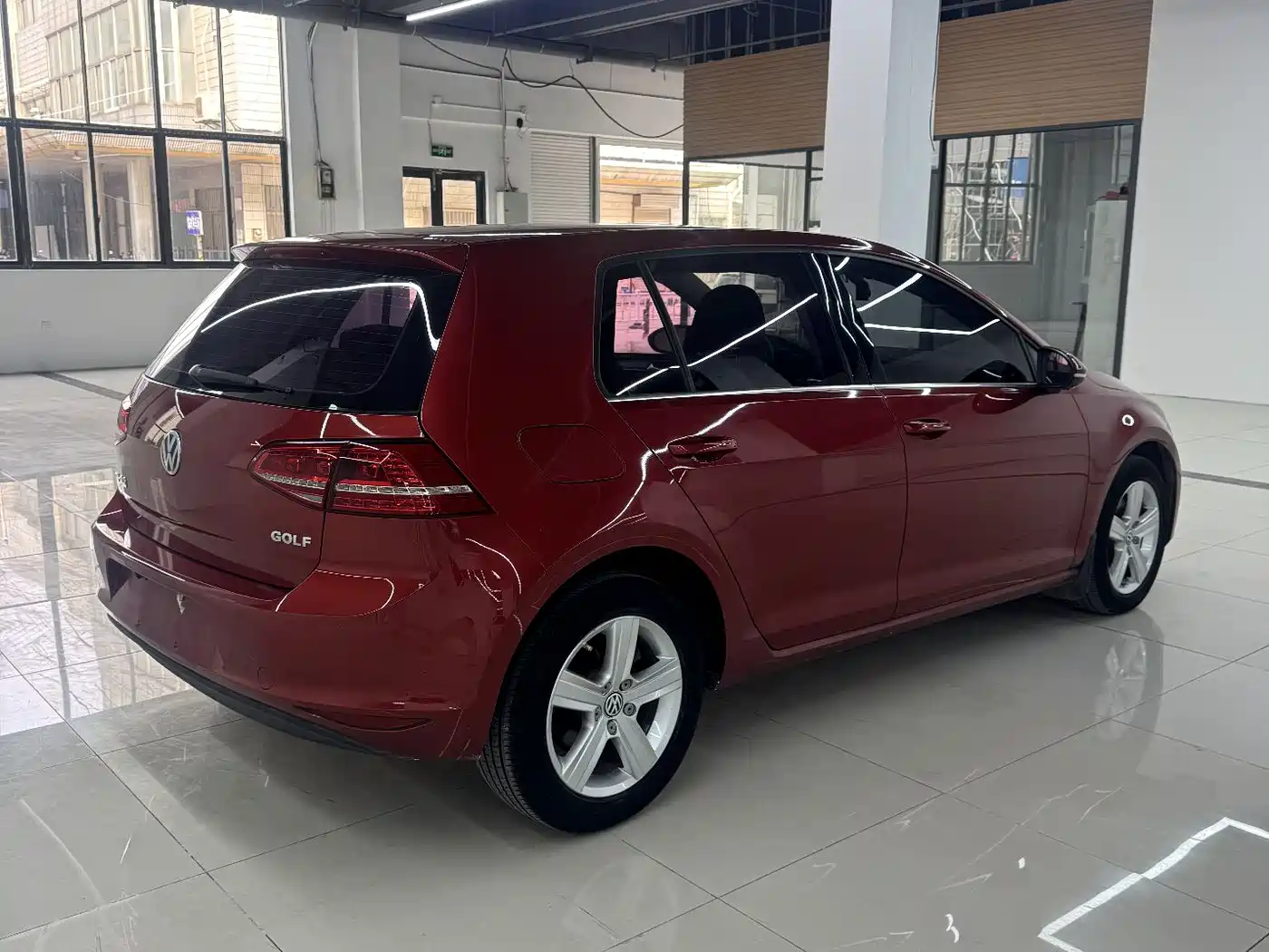 Volkswagen Golf 2015 1.6L Automatic Comfort фото 9