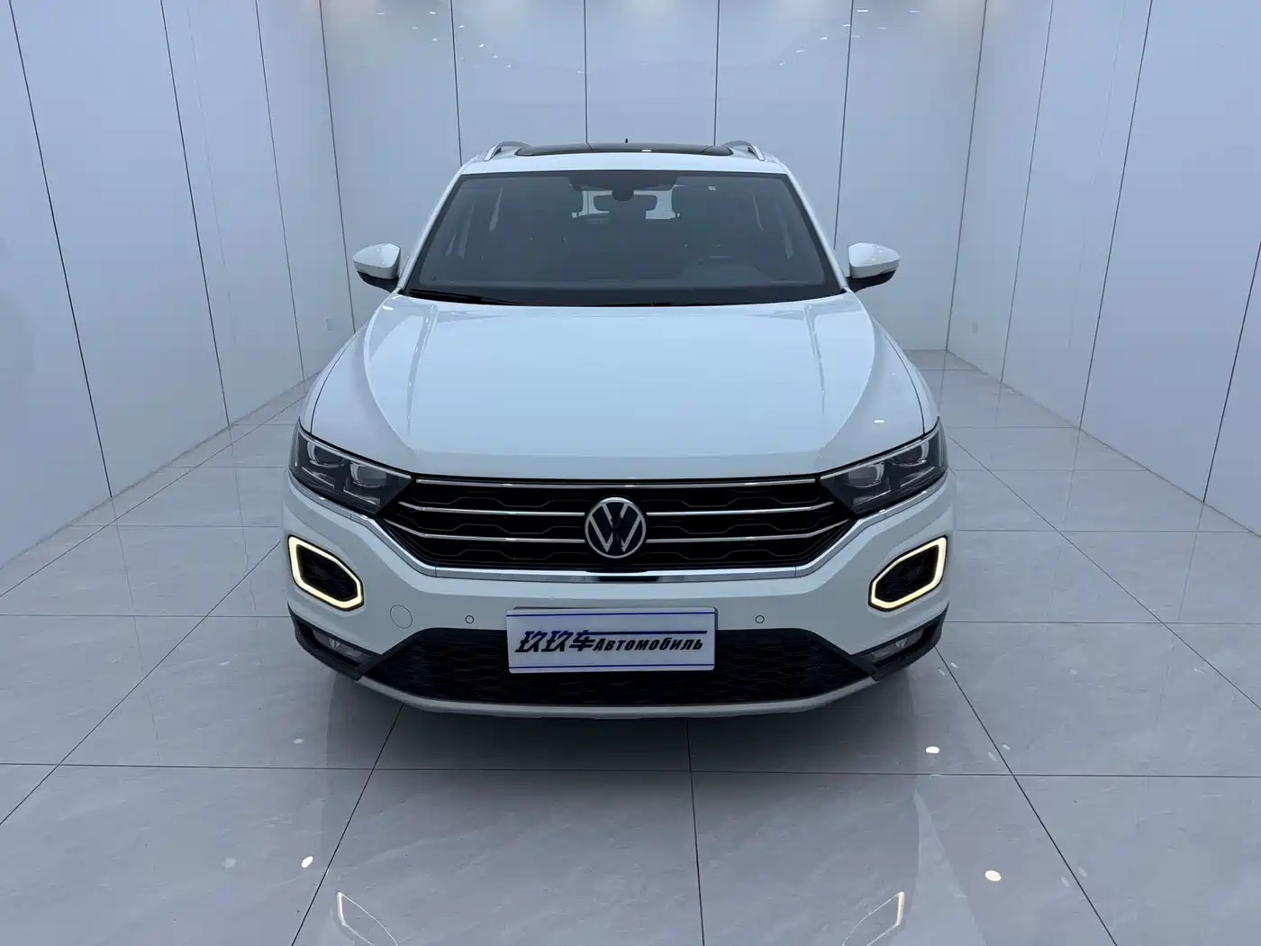 Volkswagen T-ROC 2021 Facelift 280TSI DSG 4WD Luxury Smart Connect Edition фото 2