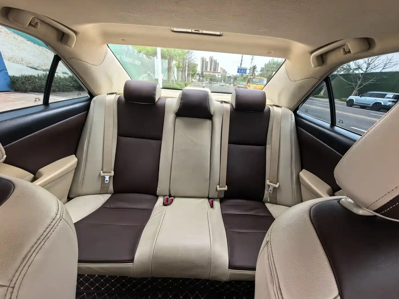 Toyota Camry 2016 2.0E 10th Anniversary Elite Edition фото 9