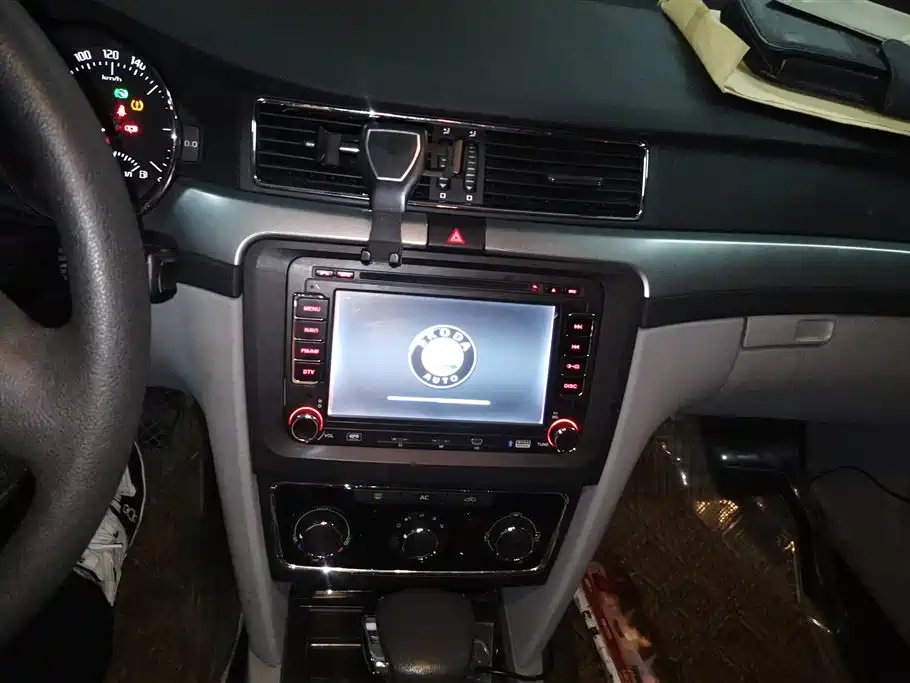 Škoda Superb 2009 1.8TSI Automatic Wisdom фото 13