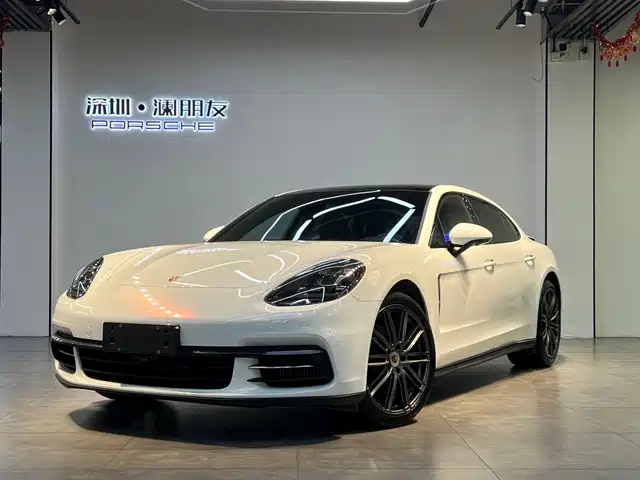 PORSCHE PANAMERA