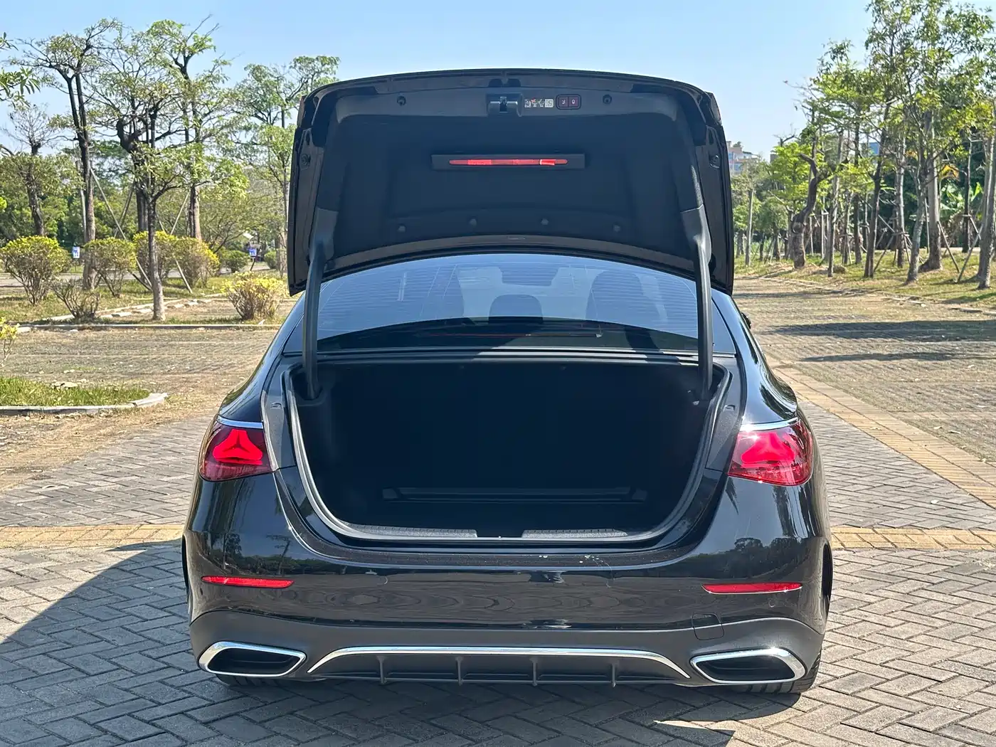Mercedes-Benz E-Class 2025 Facelift E 300 L Luxury Sport фото 15
