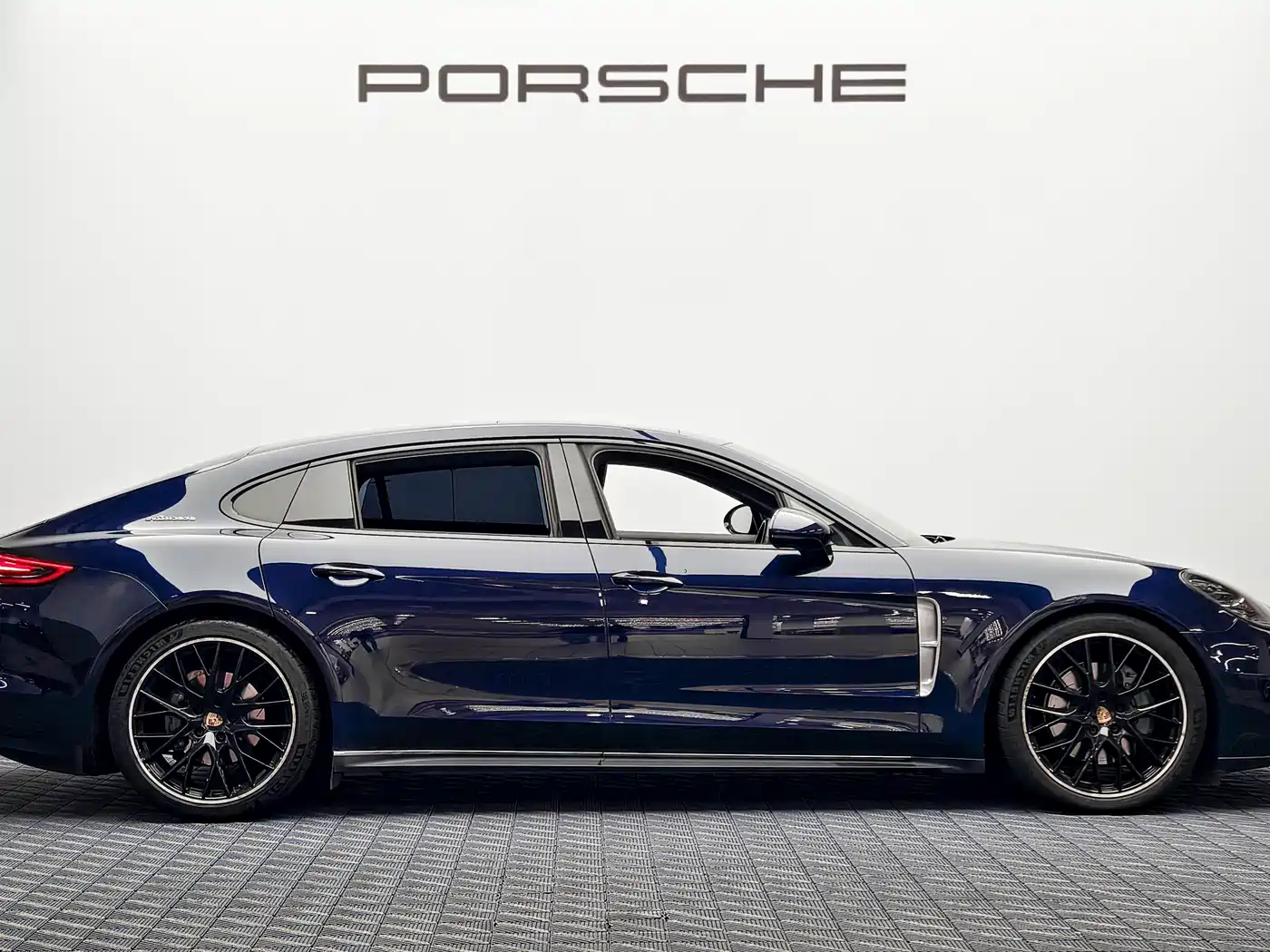 Porsche Panamera фото 6