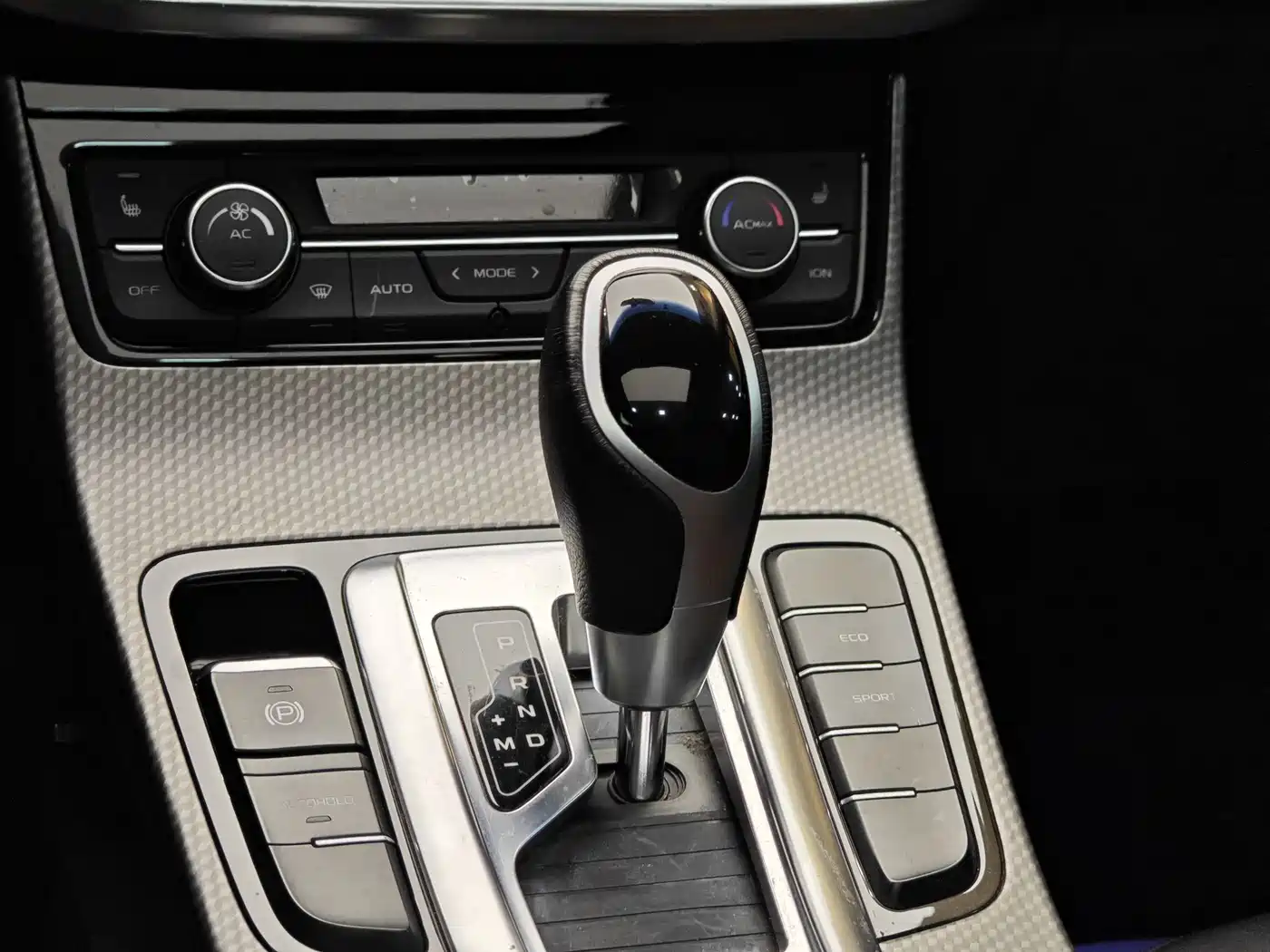 GEELY AUTOMOBILE EMGRAND GS