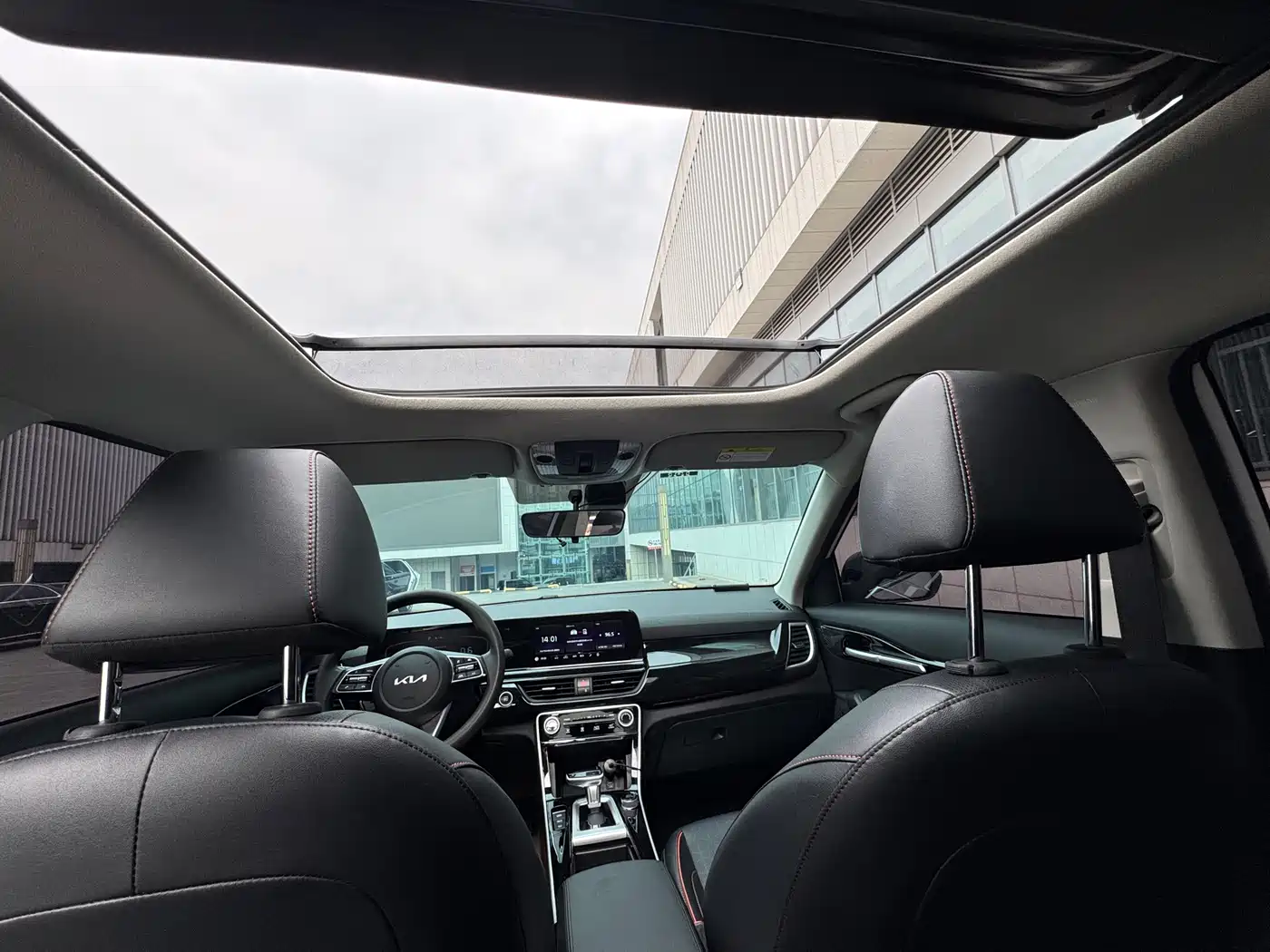 Kia Seltos 2023 1.5L CVT Luxury Edition фото 5