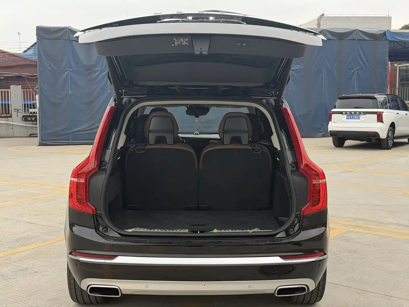 VOLVO XC90