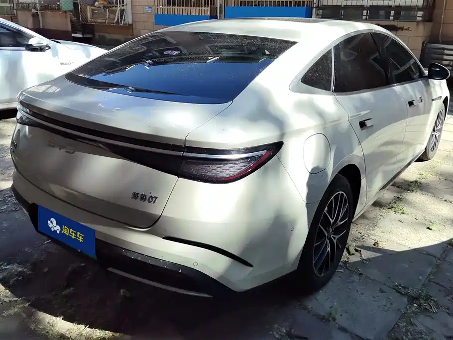 BYD Seal 07 DM-i 2025 Smart Drive Edition DM-i 1.5T 125km Flagship фото 3