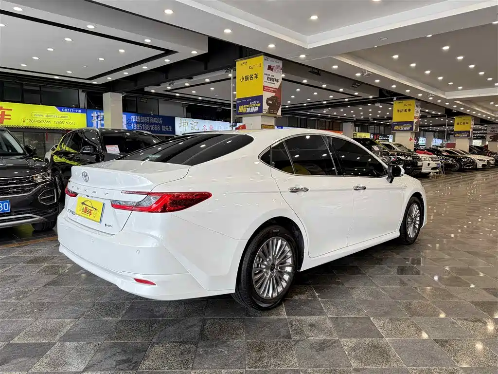 Toyota Camry 2024 Hybrid 2.0HGVP Luxury Edition фото 34
