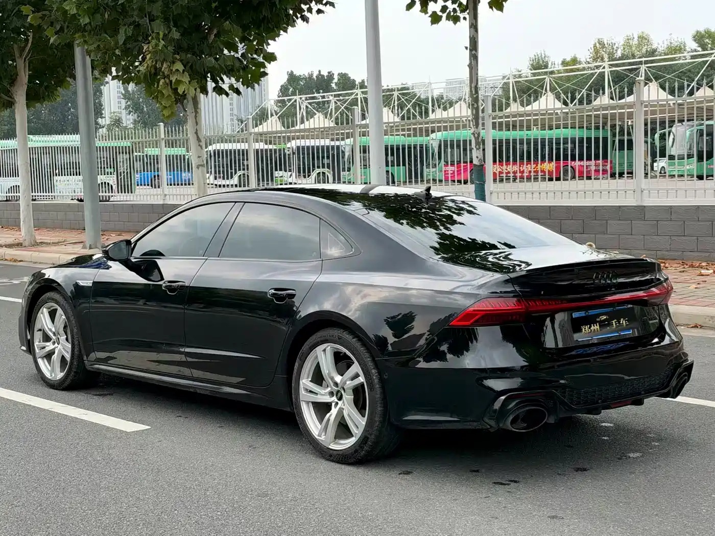 Фото 9 - Audi A7L