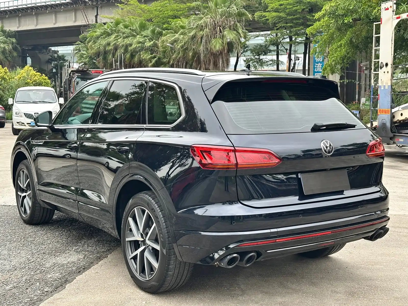 Фото 9 - Volkswagen Touareg
