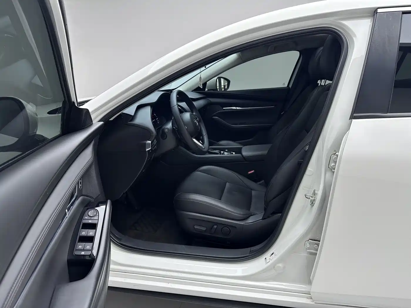 MAZDA 3 ANGKESAILA