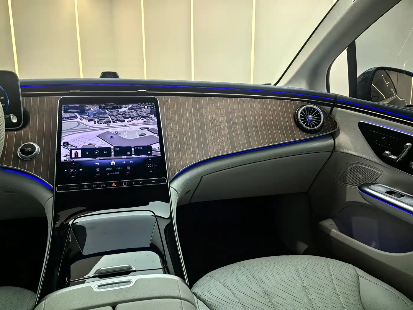 Mercedes-Benz EQE 2025 500 4MATIC Pioneer фото 7