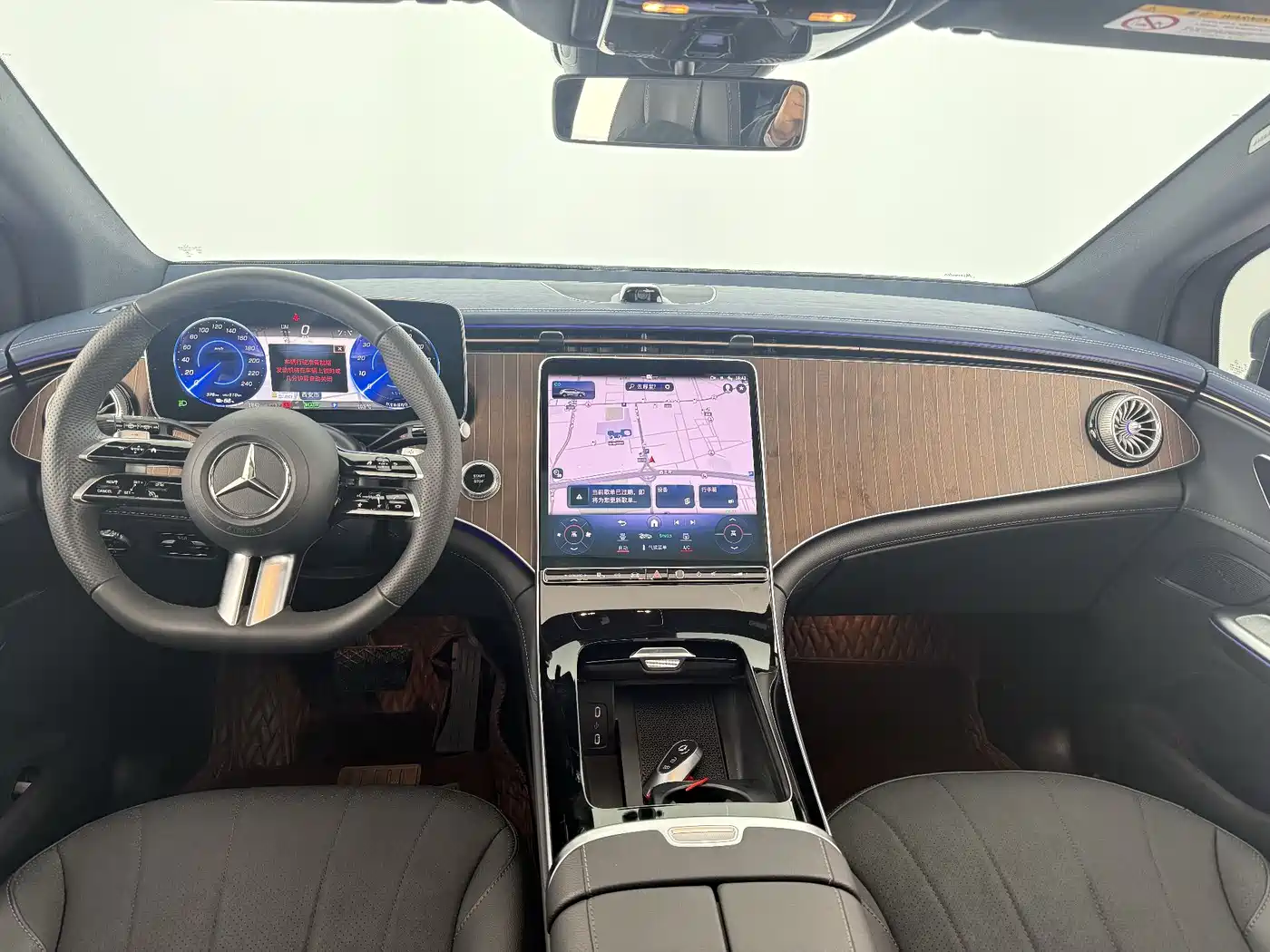 MERCEDES-BENZ EQE SUV