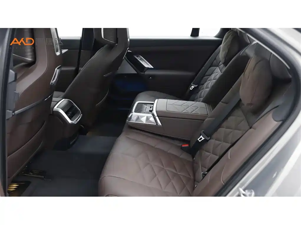 BMW 7 Series 2023 Model 740Li Leading M Sport Package фото 7