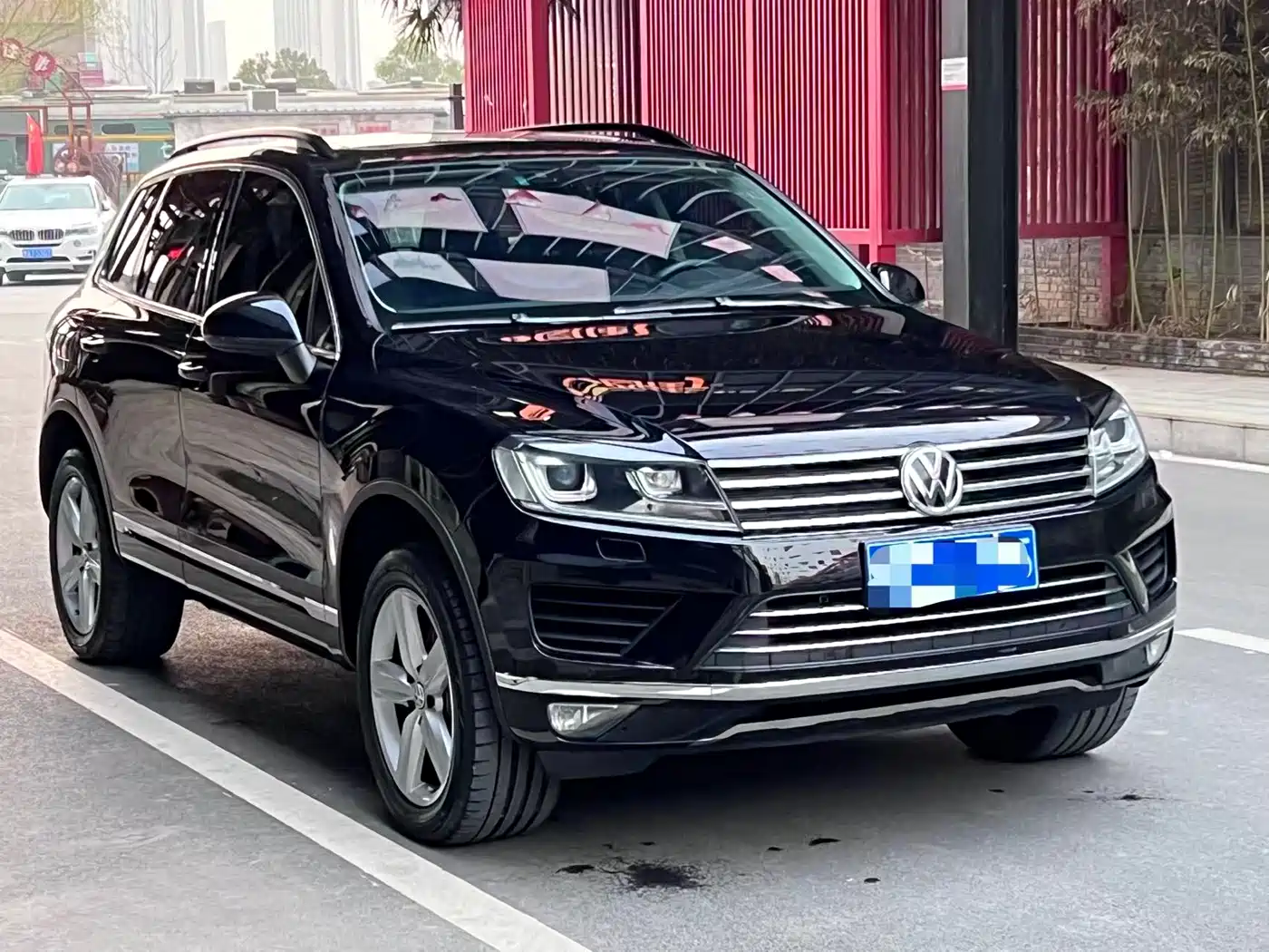 VOLKSWAGEN TOUAREG